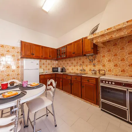 B91 - Bairro In * Lagos