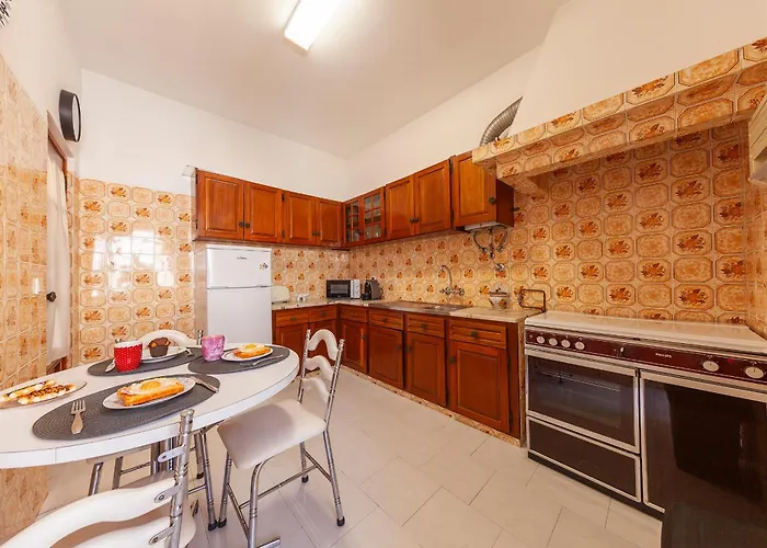 B91 - Bairro In * Lagos